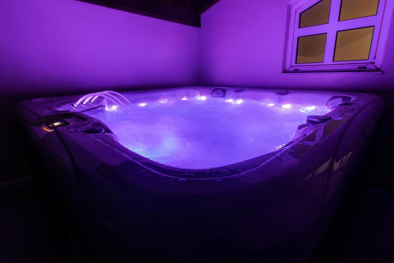 Villa Ventus, 40Sqm Private Pool & Hot Tub! Roussospition ภายนอก รูปภาพ