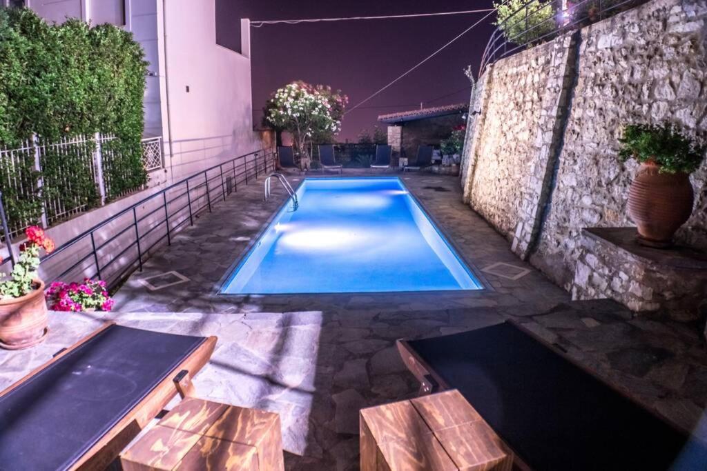 Villa Ventus, 40Sqm Private Pool & Hot Tub! Roussospition ภายนอก รูปภาพ