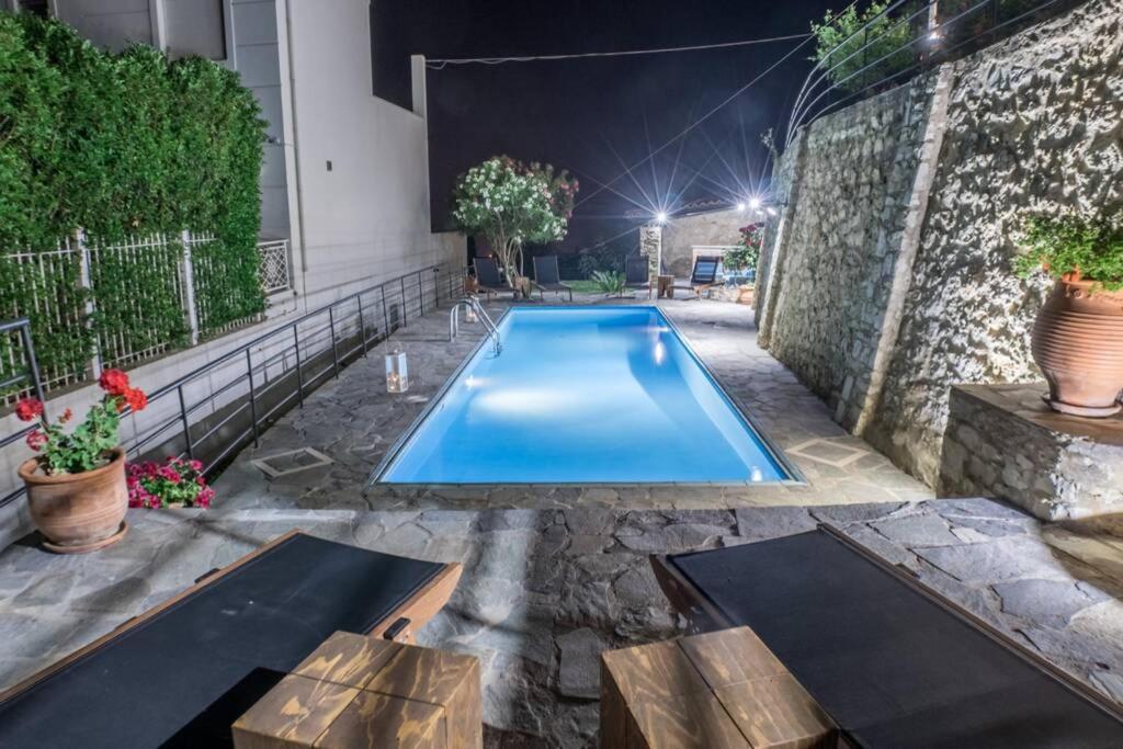 Villa Ventus, 40Sqm Private Pool & Hot Tub! Roussospition ภายนอก รูปภาพ